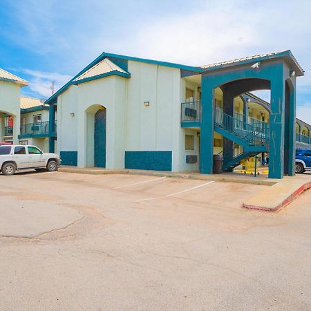 HomeTowne Studios Midland Exterior foto