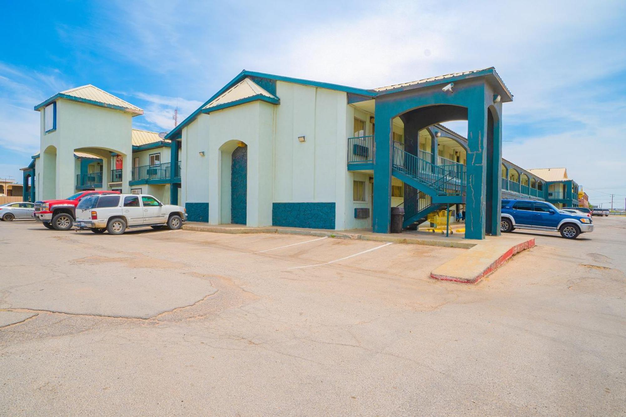 HomeTowne Studios Midland Exterior foto